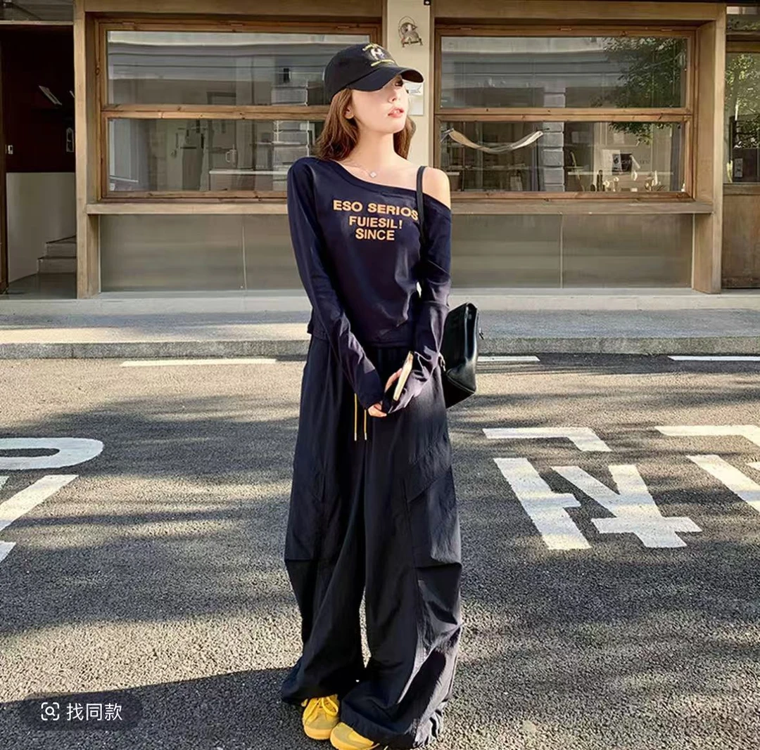 8002{衣长49+裤长99}休闲运动露肩T恤工装裤秋季新款轻熟风两件套