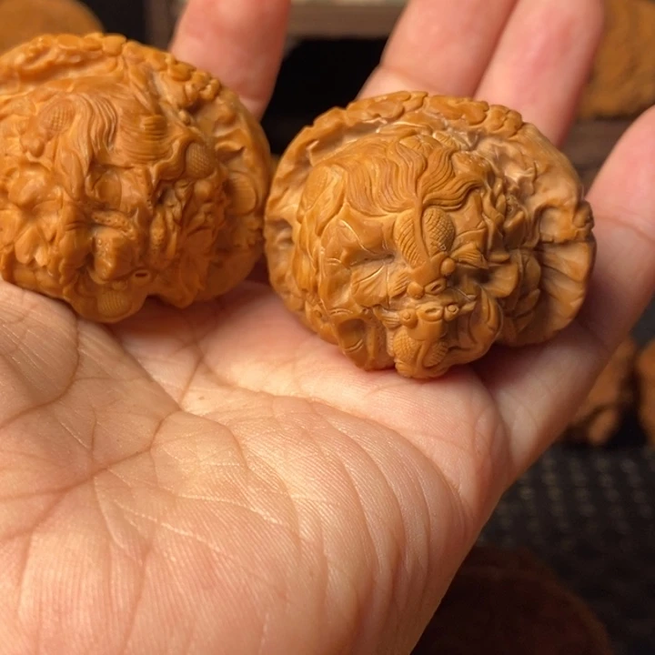 涂***犬把件文玩核桃金鱼