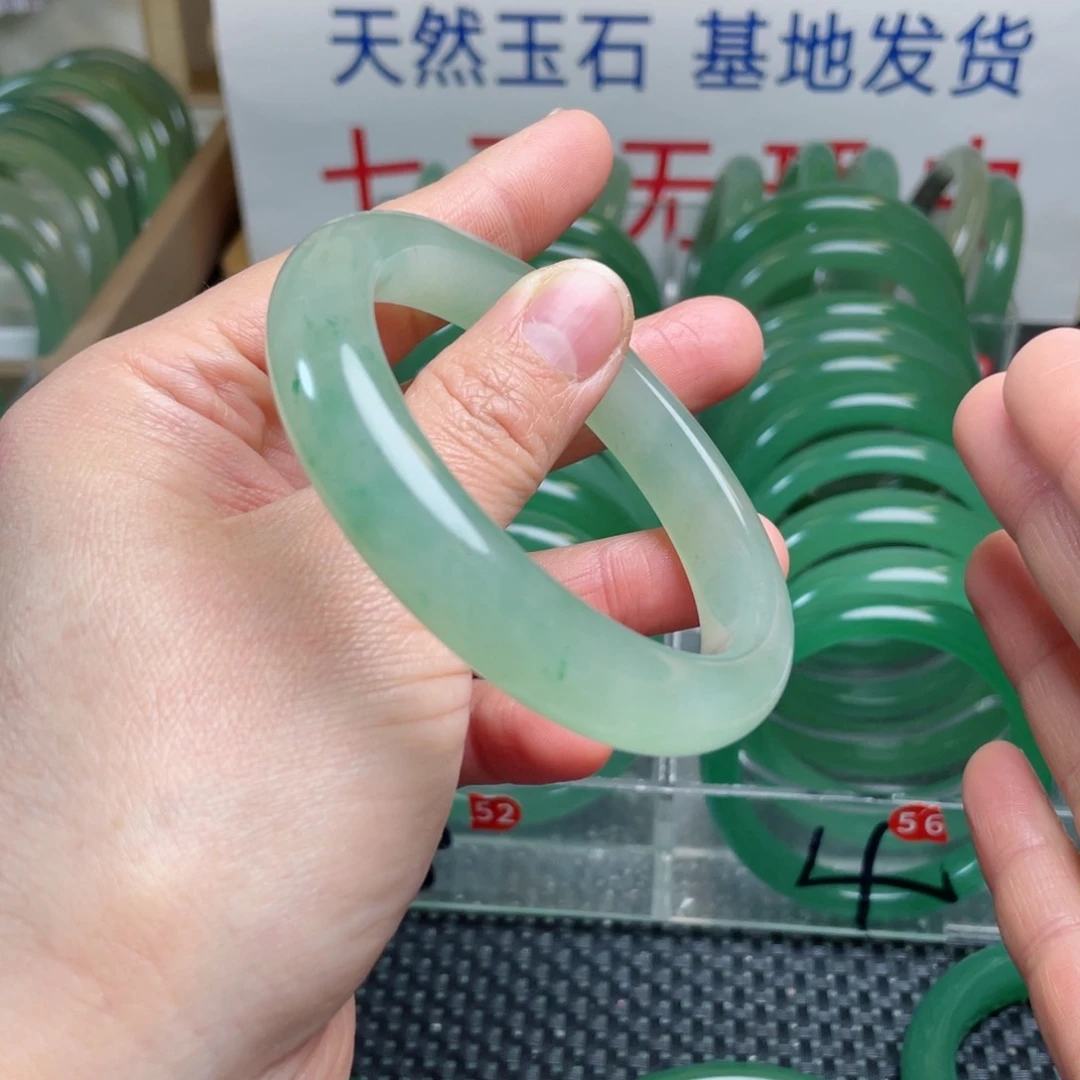 东陵石手镯未镶嵌