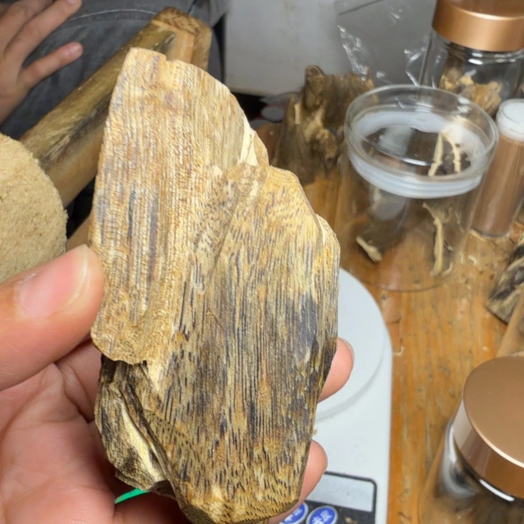 白奇沉香块料沉香