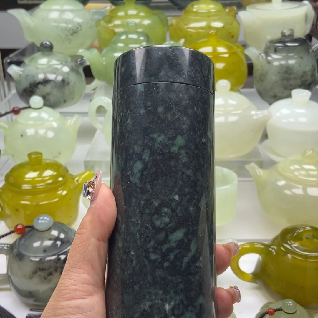 为***力蛇纹石玉未镶嵌玉水杯