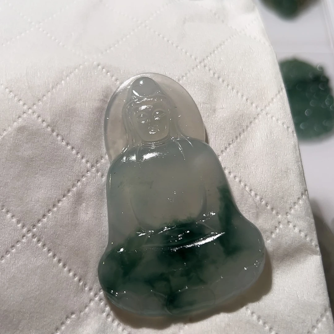 定制翡翠未镶嵌挂件