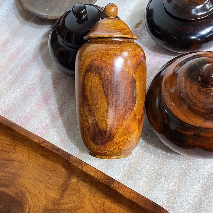 灷***黄花梨茶叶罐一个