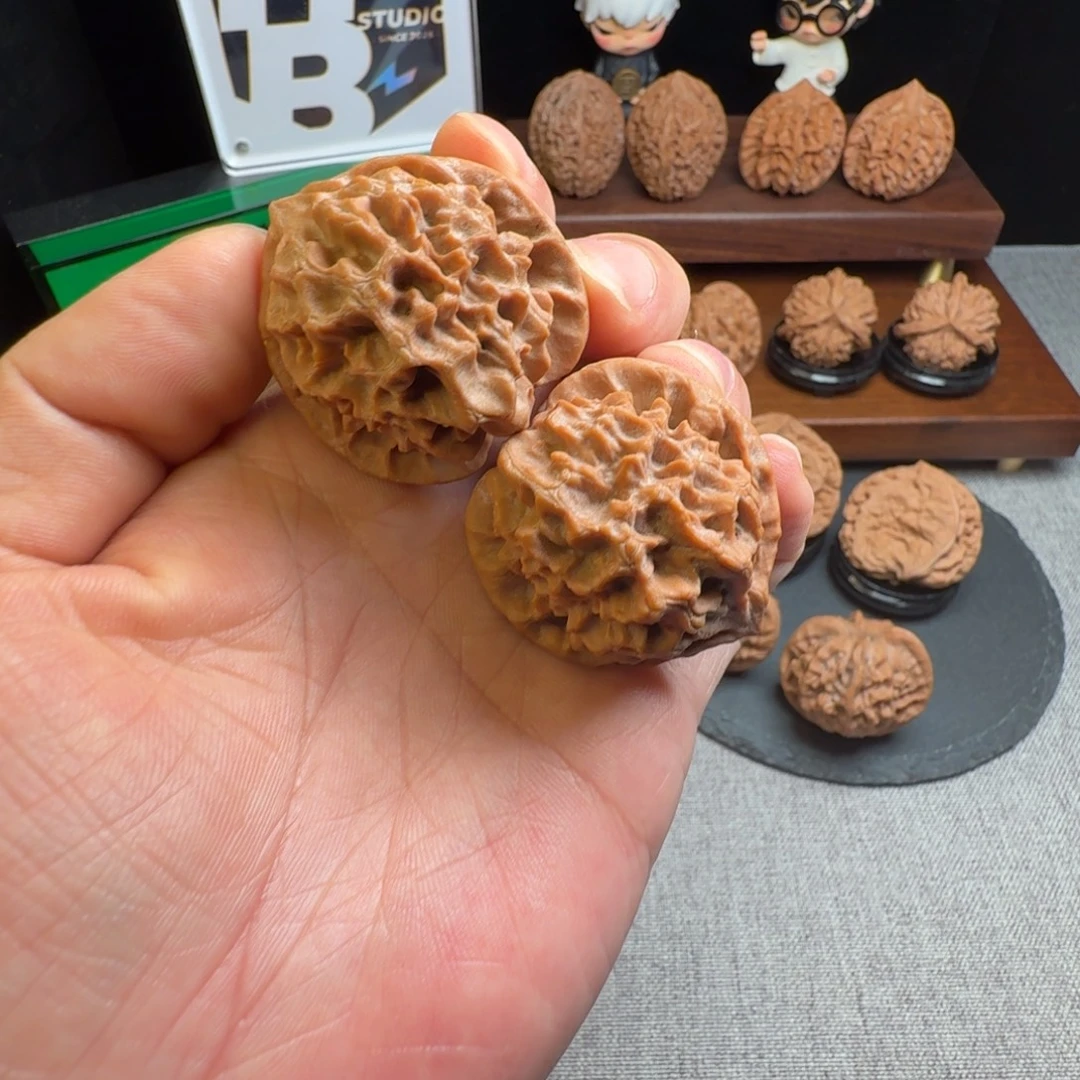 F***e文玩核桃把件龙鳞38尺