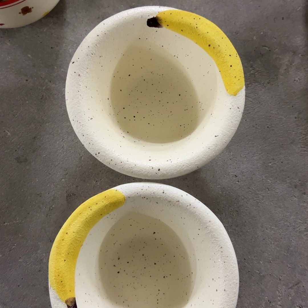 瓷微瑕香蕉碗两个