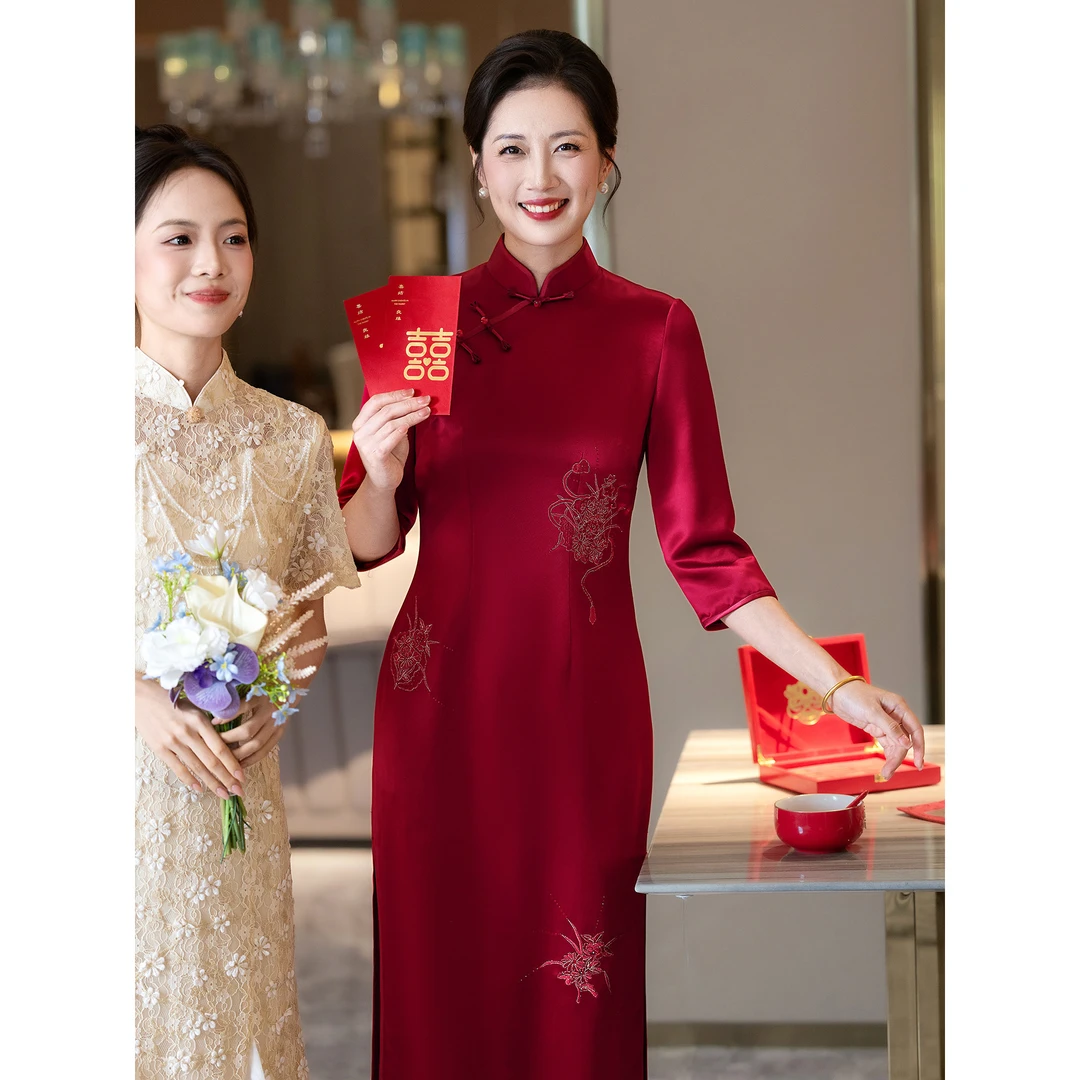 气质复古显瘦修身收腰中国风旗袍新款2025年秋季醋酸面料酒红色立