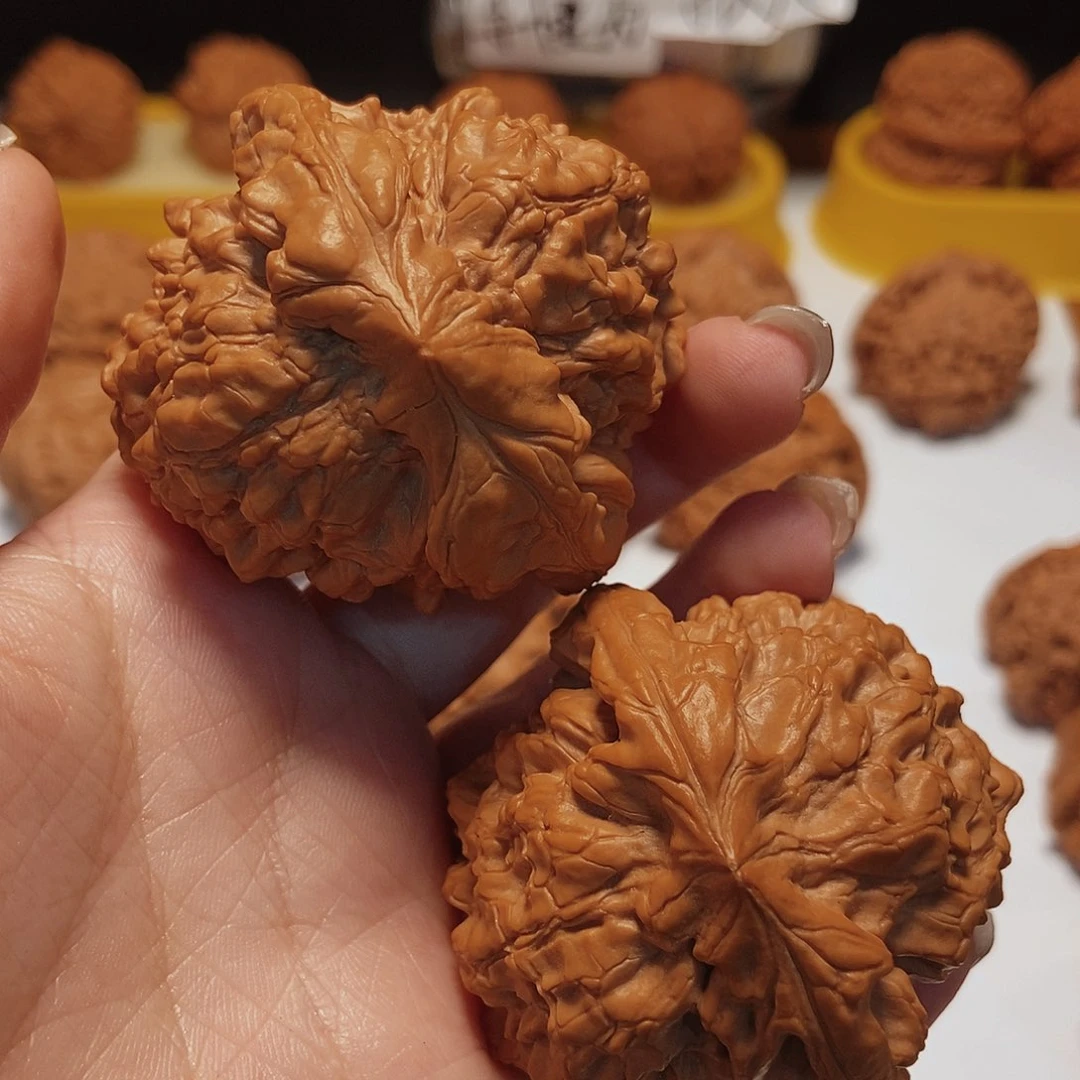 文玩核桃把件52龙鼎