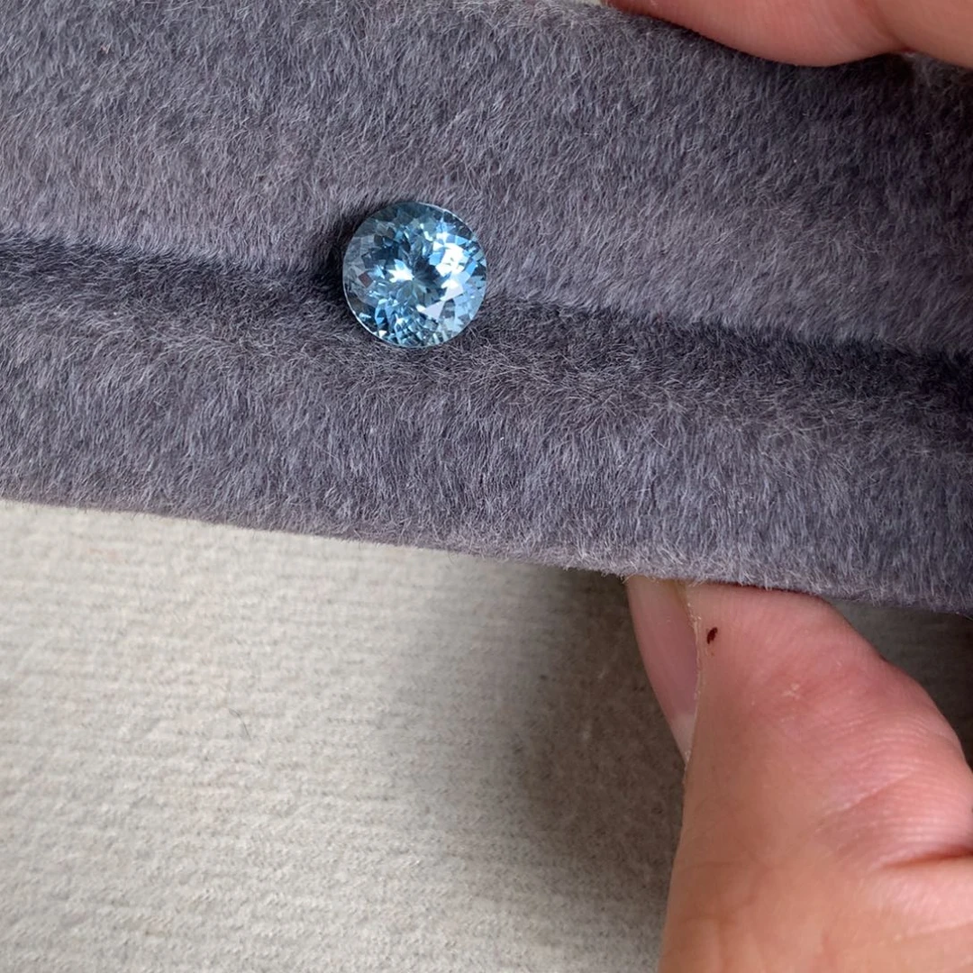 未镶嵌海蓝宝石笔搁2.2卡 圣玛利亚
