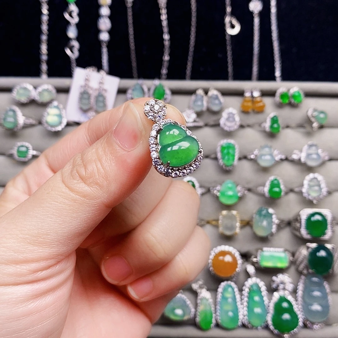 翡翠银S925镶嵌颈饰葫芦