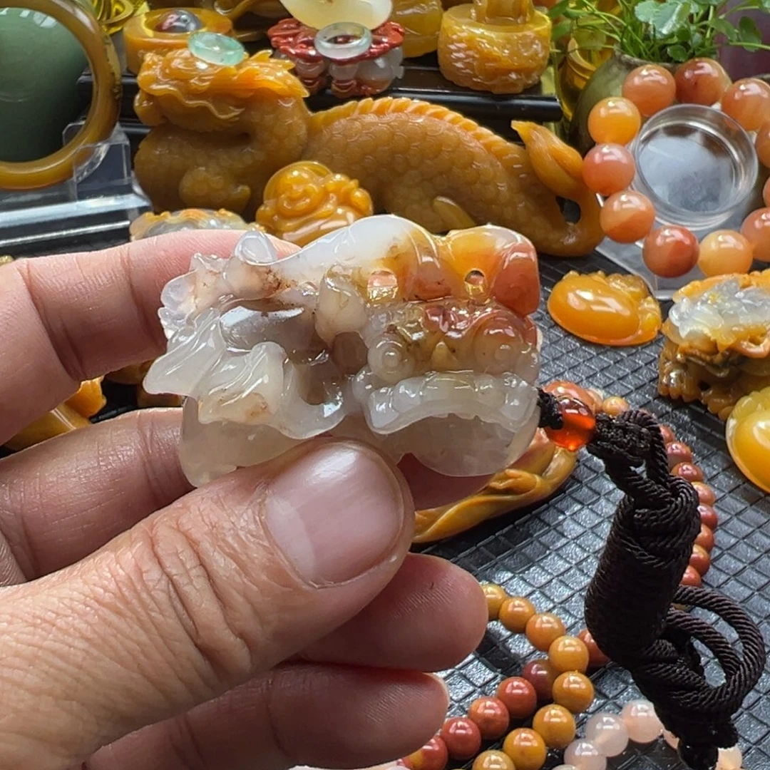 石英质玉未镶嵌颈饰