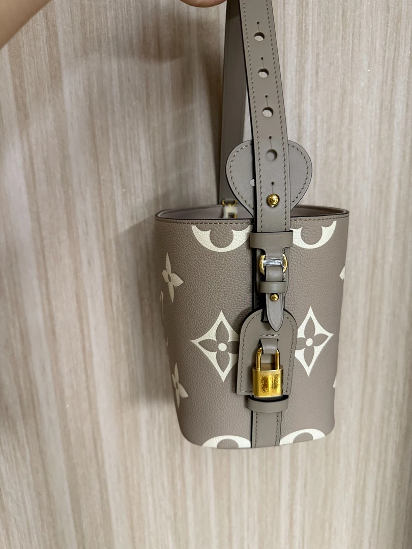 2025年时尚简约包包