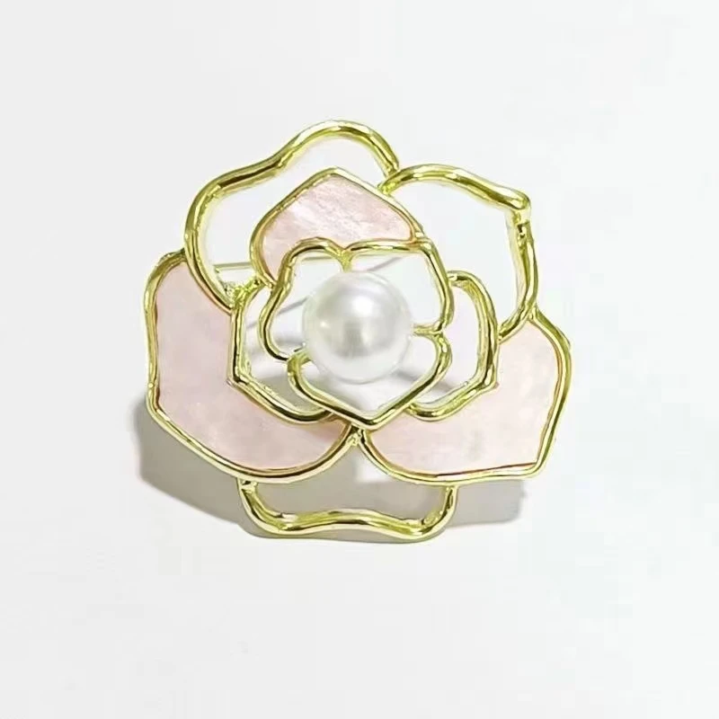 步铜寻常 山茶花胸针