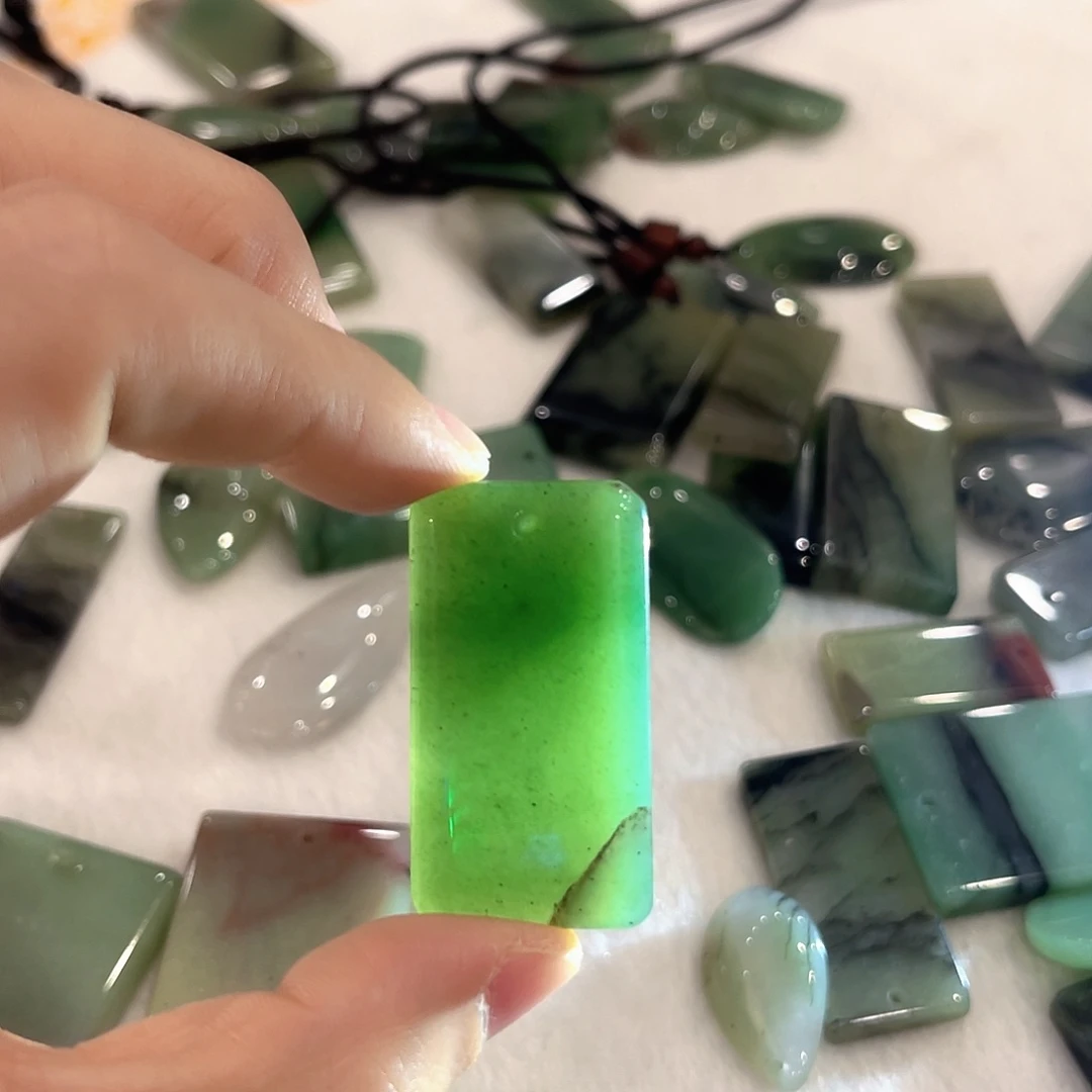 密玉（石英质玉）未镶嵌颈饰