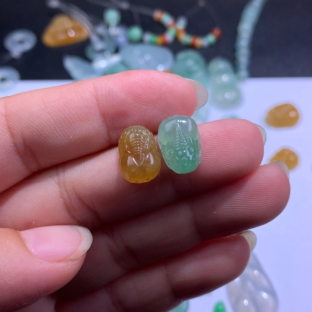 颈饰未镶嵌翡翠貔貅