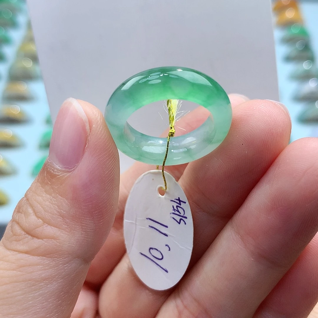 翡翠戒指未镶嵌1011圈