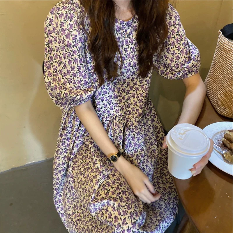 2024夏季新款冷淡风女装高级感艺术感复古海边度假紫色碎花连衣裙