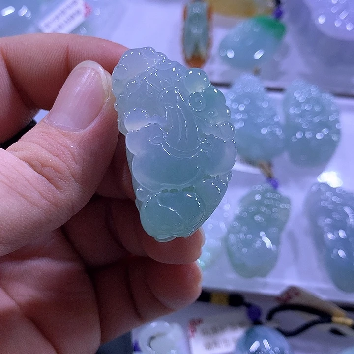 颈饰未镶嵌翡翠天然翡翠A货吊坠