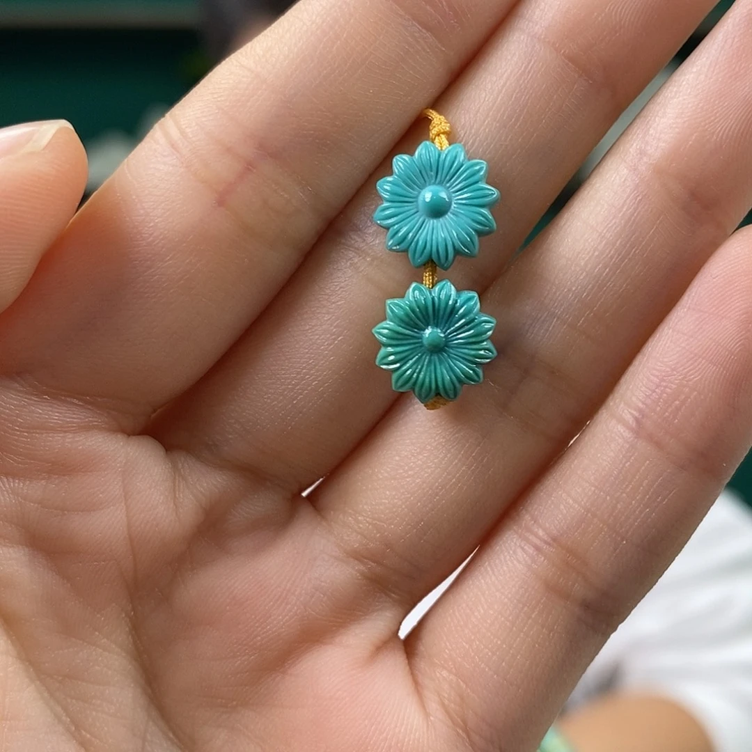 绿松石未镶嵌挂件