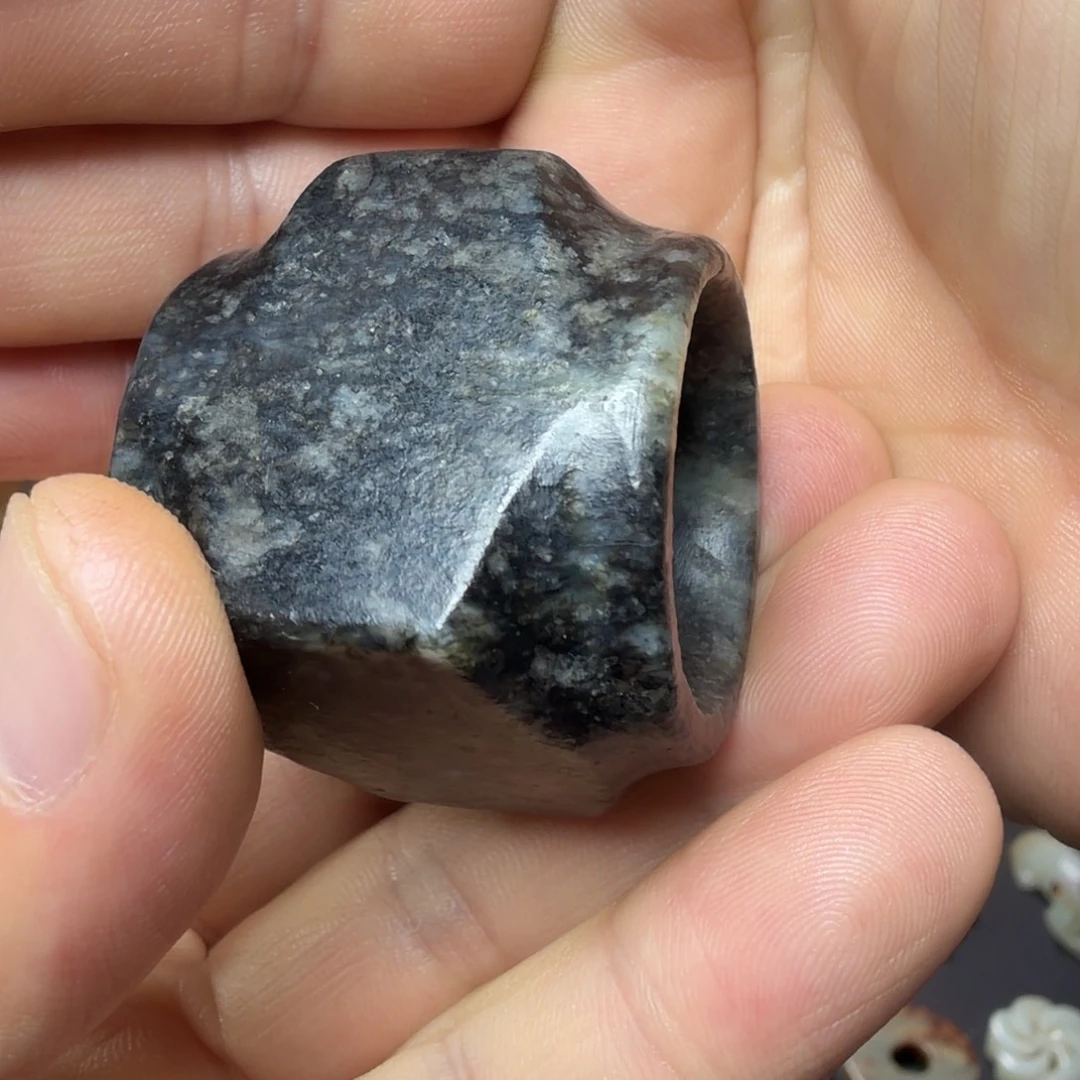 卧***龙和田玉（糖玉）未镶嵌挂件