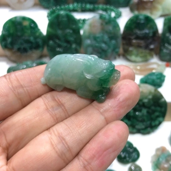 独山玉吊坠(不含链)未镶嵌白天蓝貔貅巧工