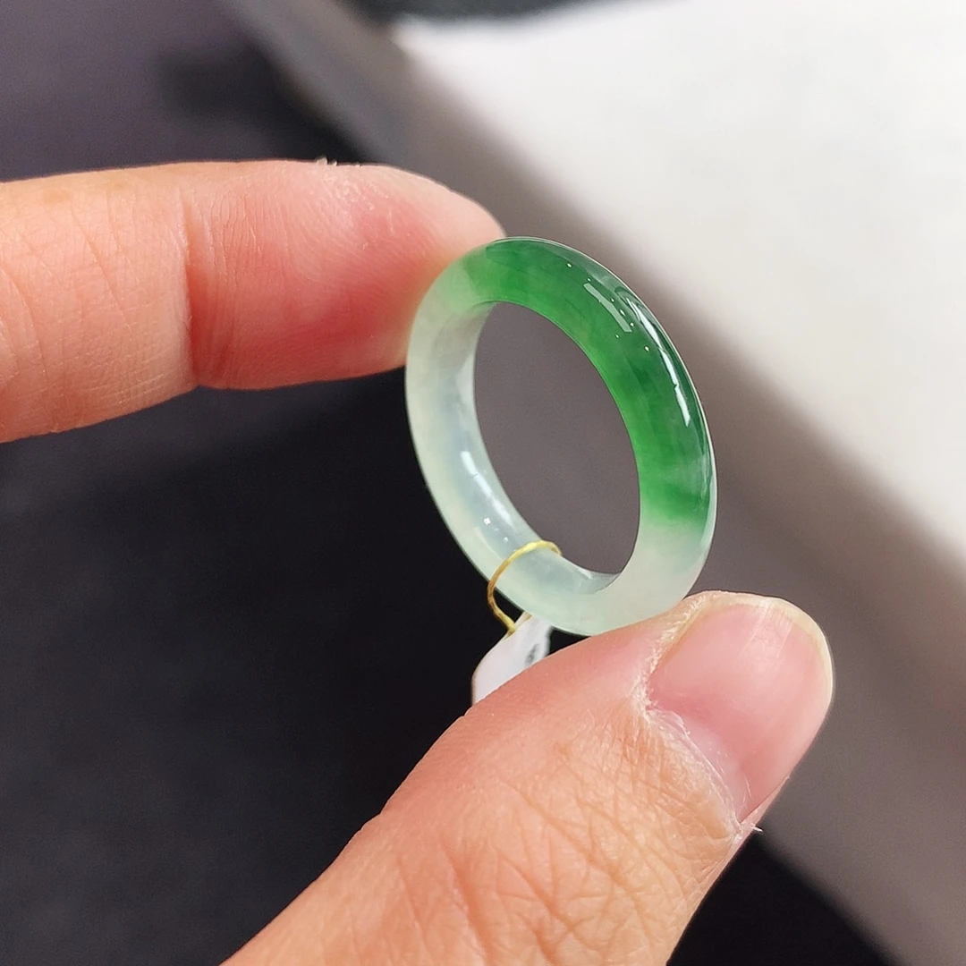 翡翠未镶嵌戒指18号