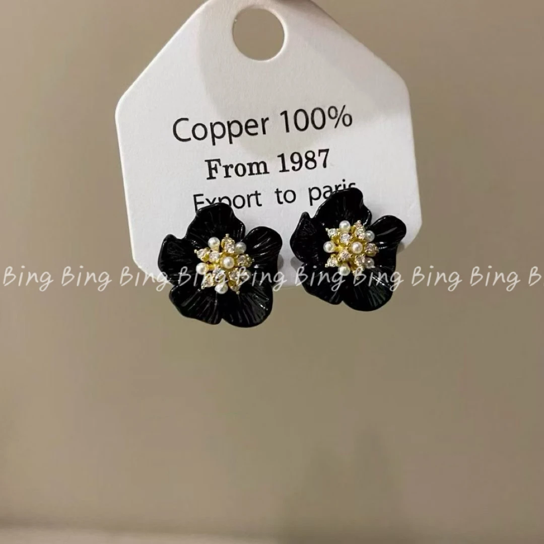 铜合金耳饰 黑山茶~小香风复古秋冬花朵精致百搭轻奢耳钉 A174