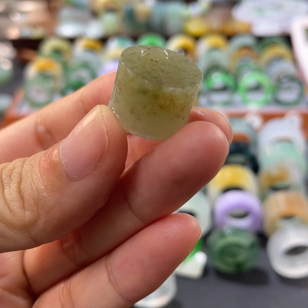 定制翡翠未镶嵌翡翠