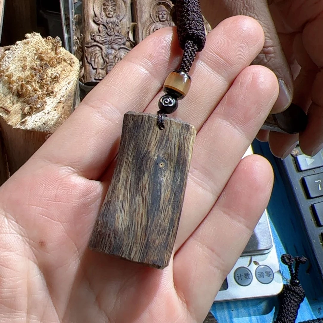 沉香吊坠白棋素牌4.9克