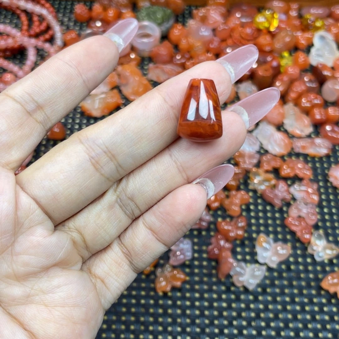 南红玛瑙未镶嵌颈饰三通