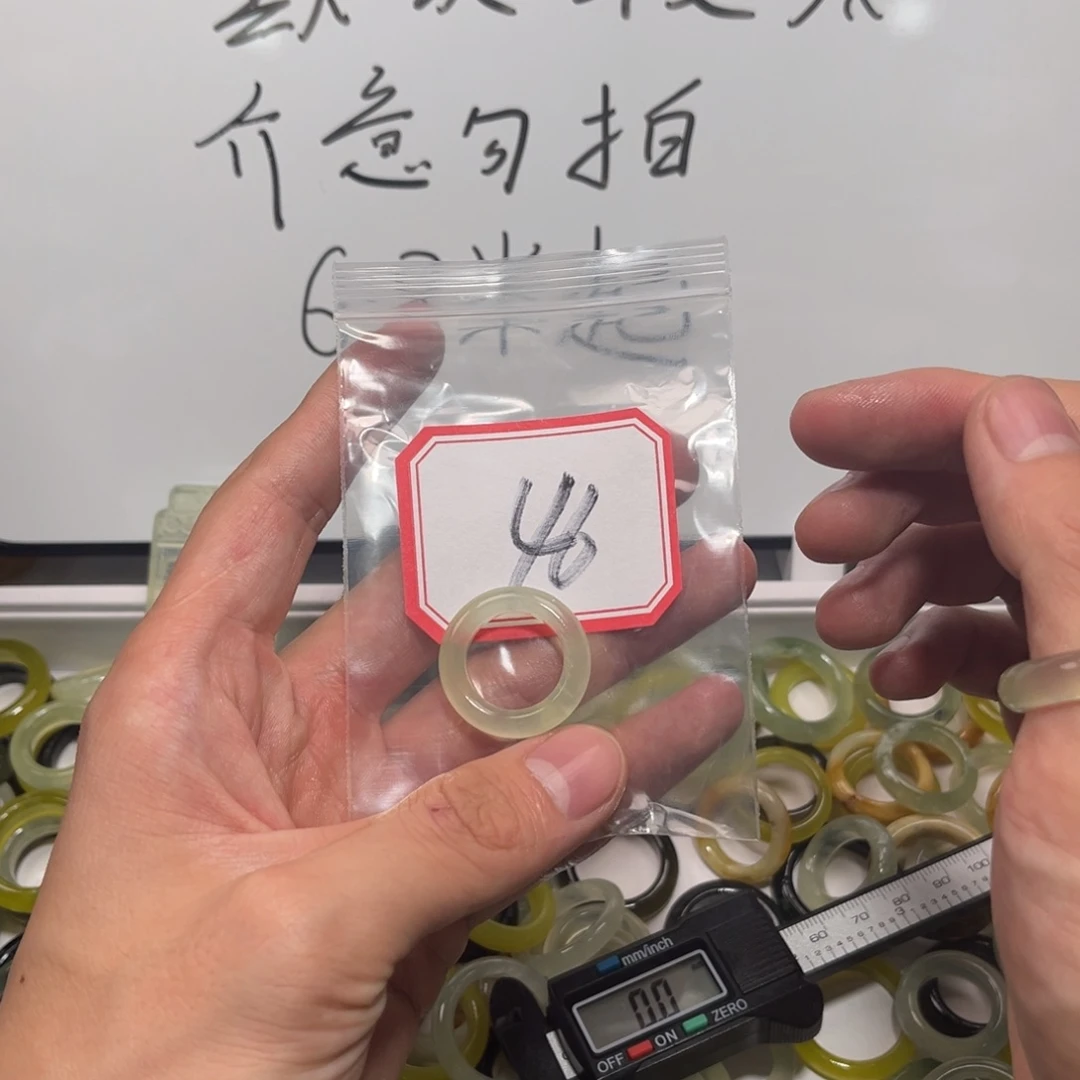 可****蛇纹石玉合金颈饰
