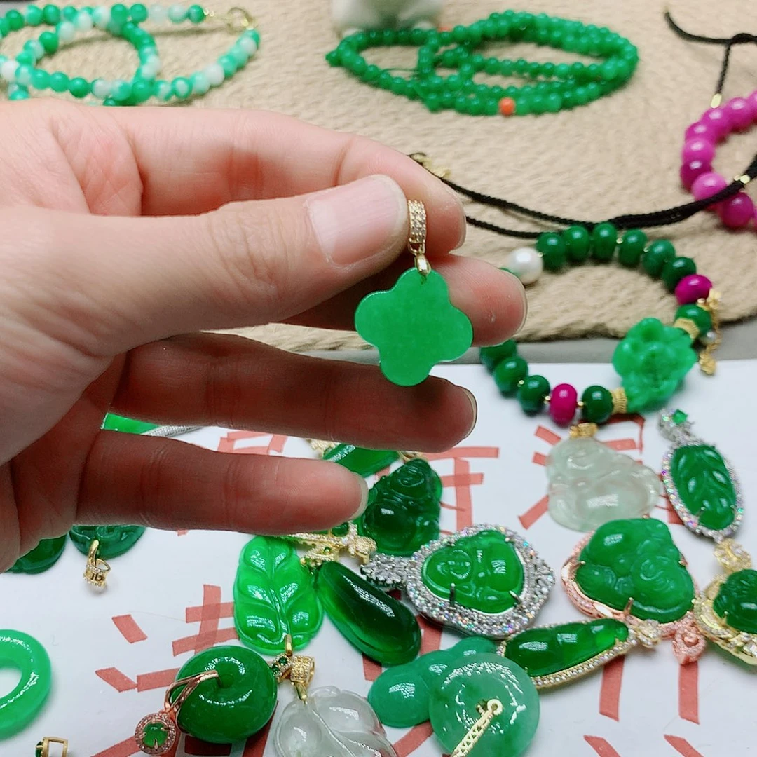 翡翠未镶嵌颈饰一图一物 实物为准