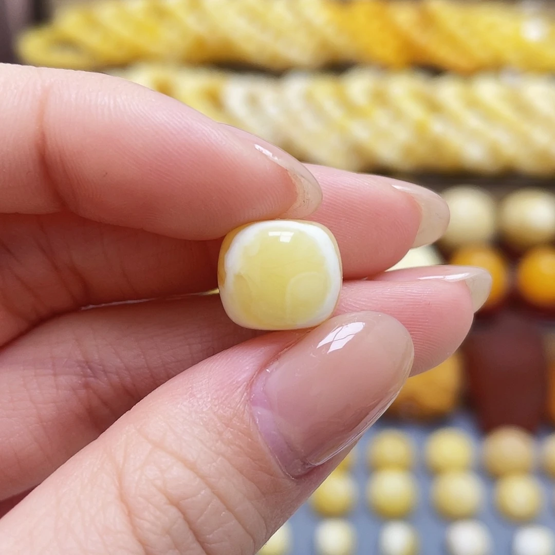 琥珀裸石未镶嵌蜜蜡老型12.2*10.7mm