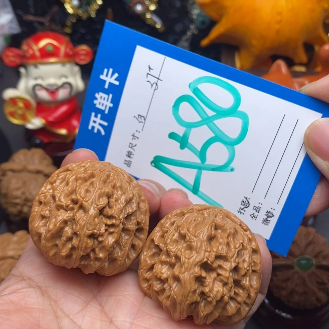 文玩核桃把件37尺白狮子