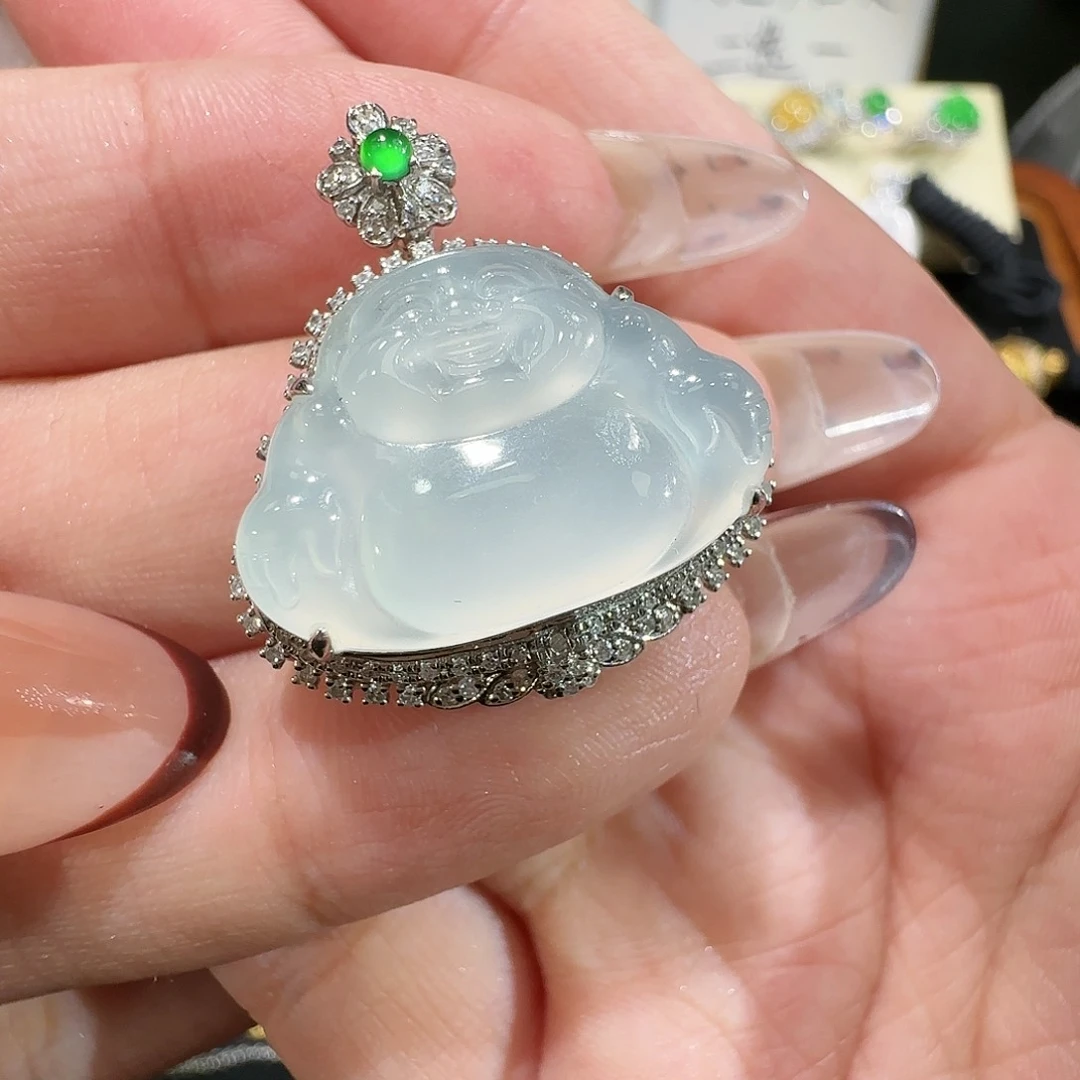 【闪购商品】颈饰18K金镶嵌翡翠