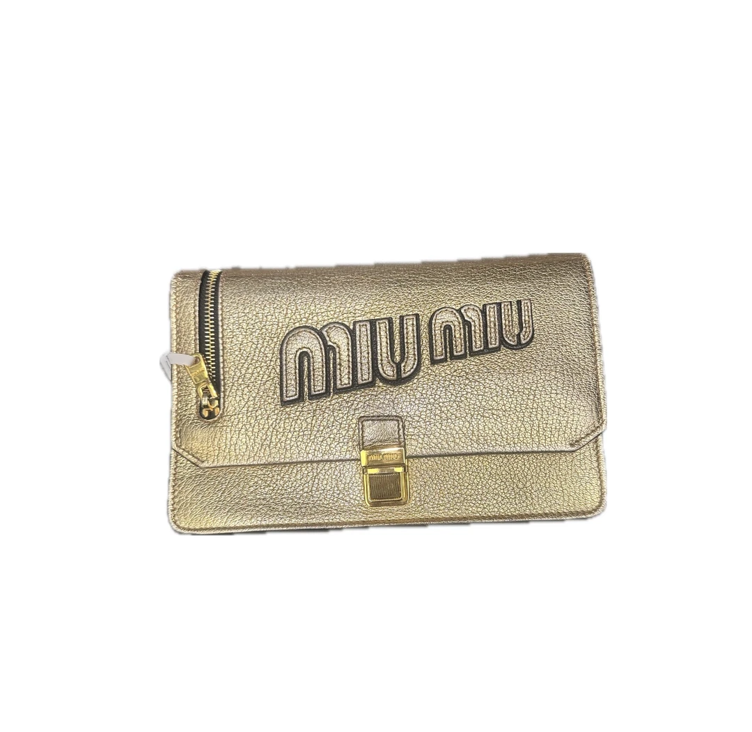 95新 MIU MIU/缪缪 MiuMiu/缪缪金色字母斜挎包22810