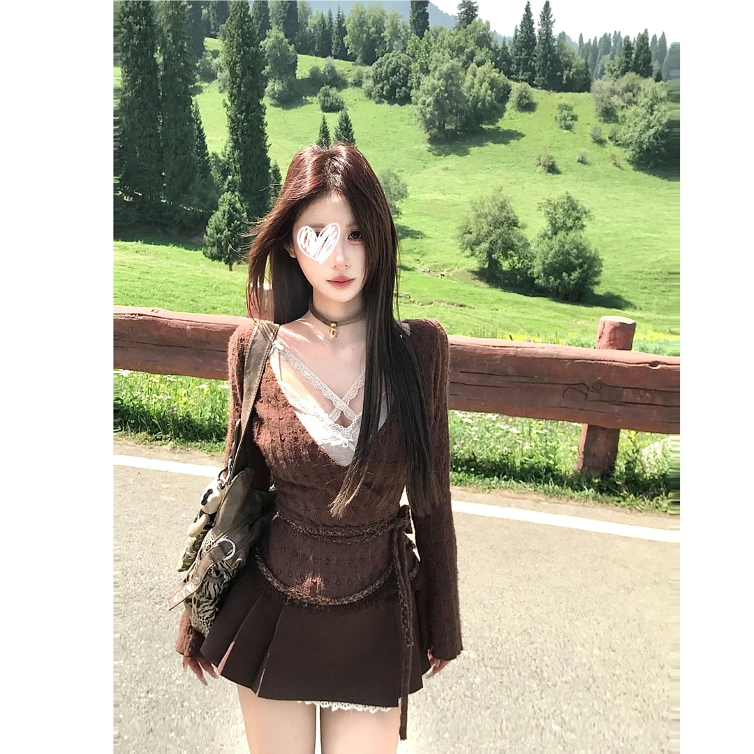 【香榭丽舍】假两件纯欲蕾丝针织衫女秋长袖收腰上衣百搭百褶裙套装