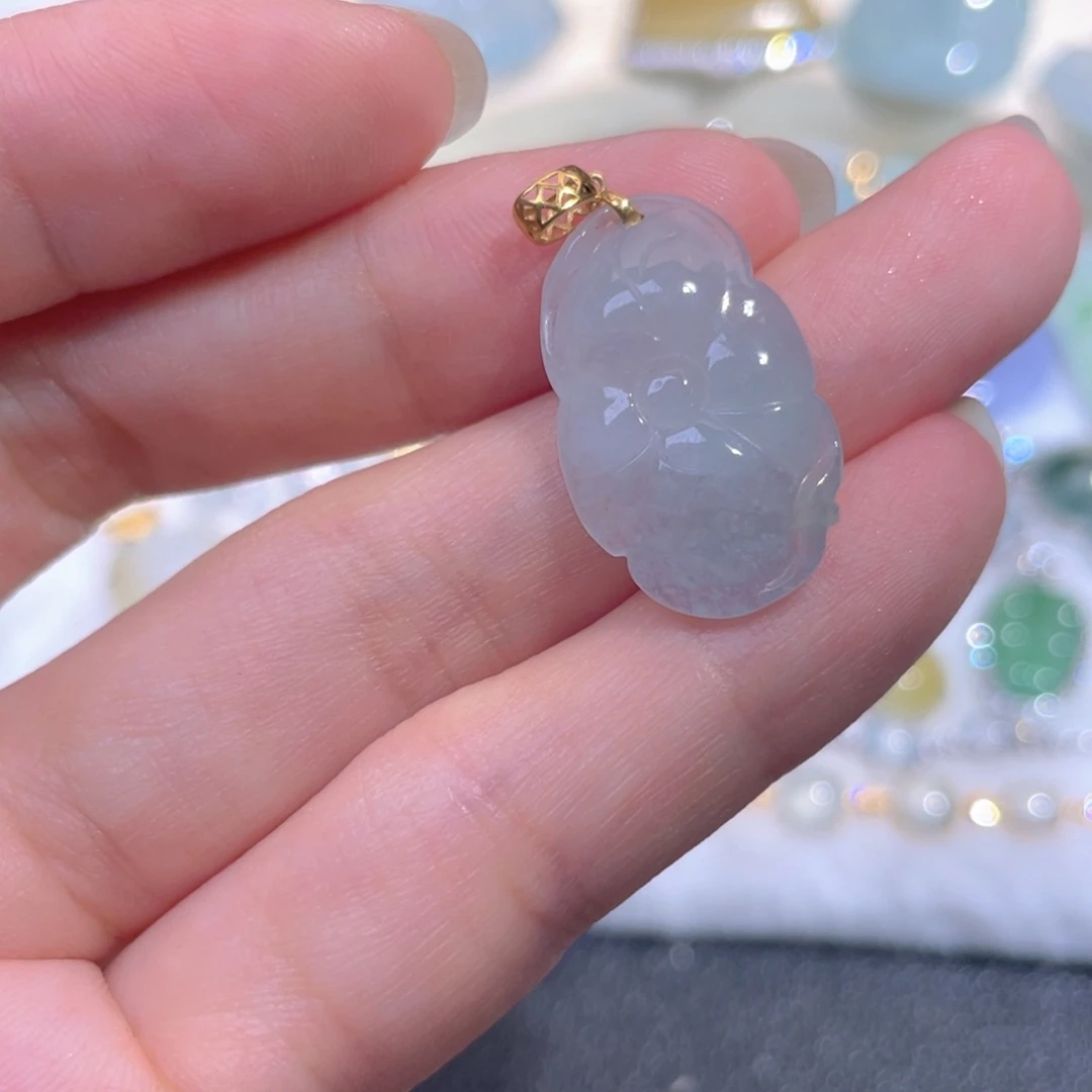 翡翠18K金镶嵌颈饰翡翠