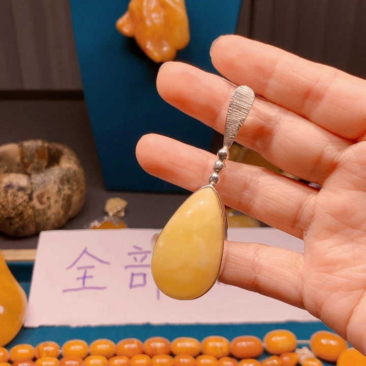 琥珀颈饰未镶嵌波兰设计款琥珀蜜蜡