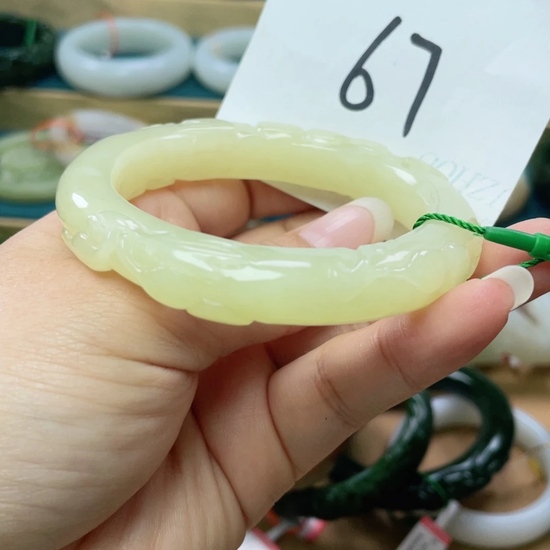 未镶嵌手镯和田玉圈口57