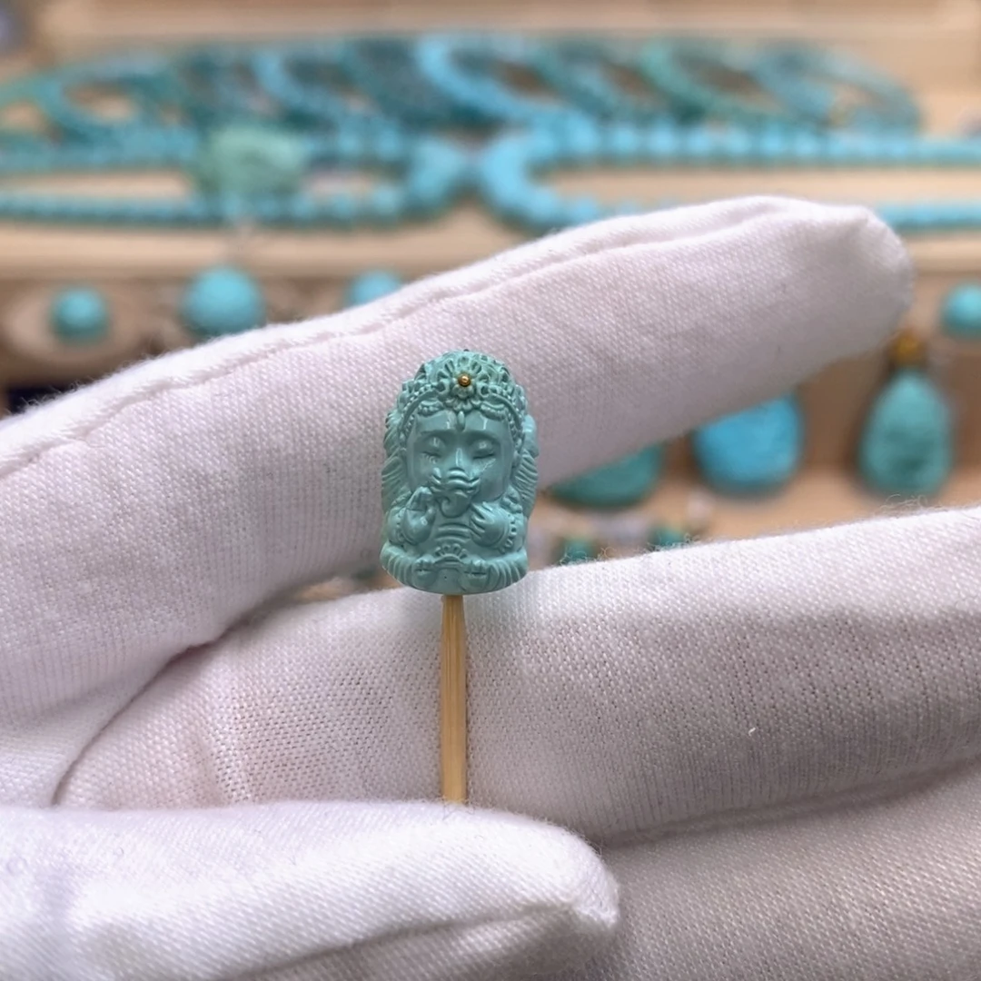 绿松石未镶嵌珠宝奇石