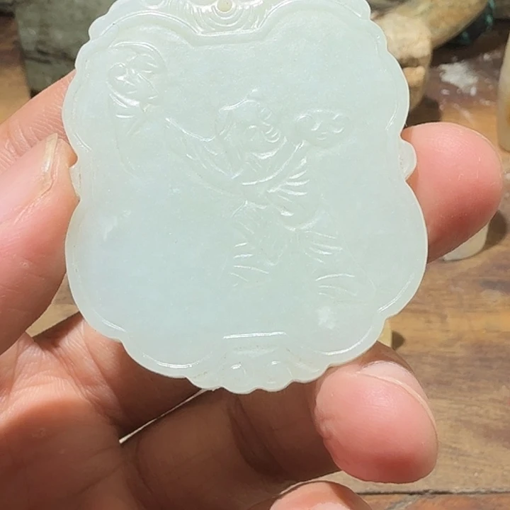 貔***貅和田玉未镶嵌车挂