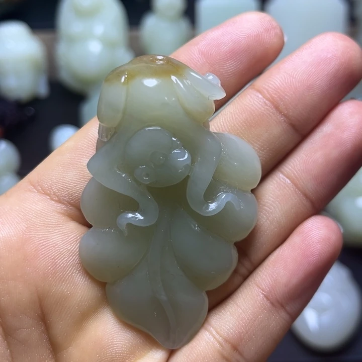 醉***༻和田玉未镶嵌颈饰