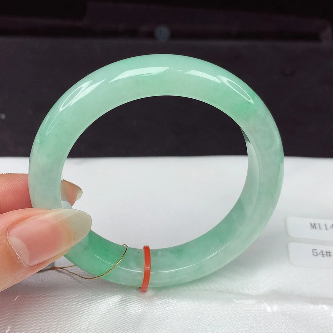 翡翠手镯未镶嵌54圈246