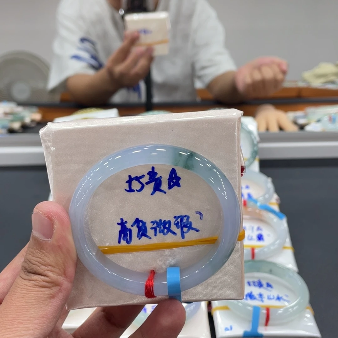 翡翠未镶嵌手镯缅甸翡翠