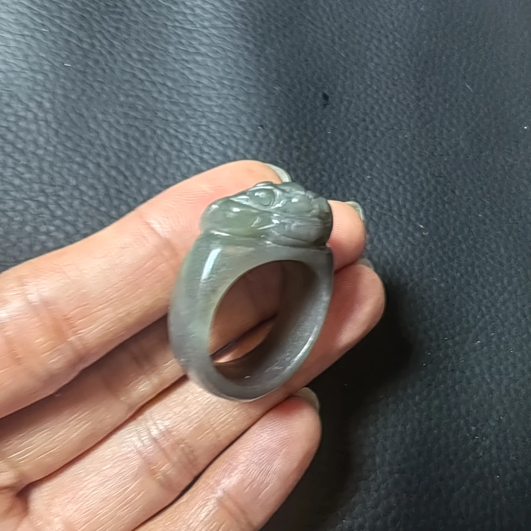 天然和田玉手工雕刻