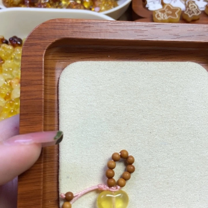 琥珀未镶嵌珠宝奇石爱心提溜0.88g