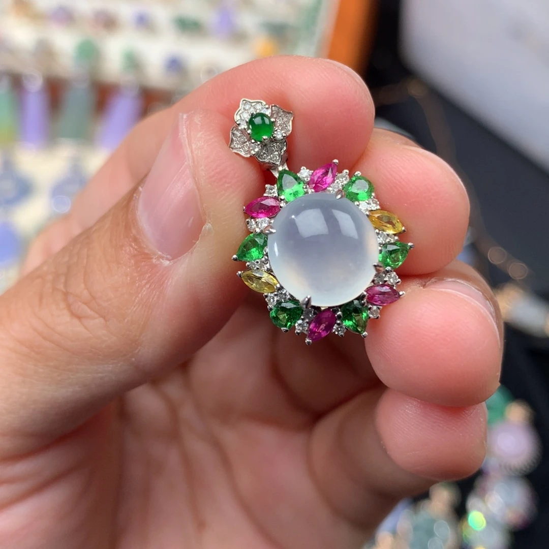 吊坠(不含链)18K金镶嵌翡翠