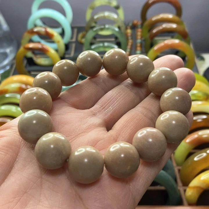 蛇纹石玉手镯未镶嵌