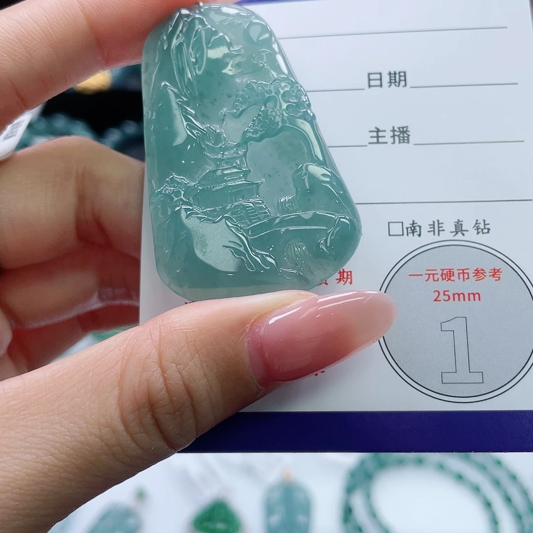 翡翠未镶嵌颈饰山水