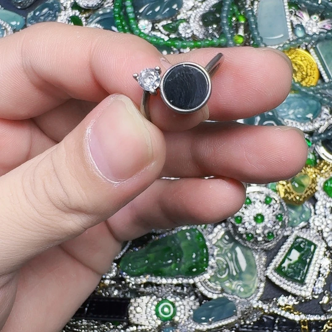 翡翠未镶嵌颈饰天然A货翡翠放漏